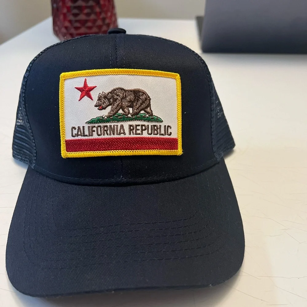 Men’s cap bundle - Picture 3 of 4